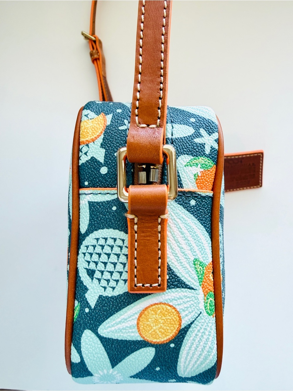 🧡Dooney & Bourke Disney Epcot Flower Garden 2024 Orange Bird Crossbody Purse Bag - Picture 5 of 13